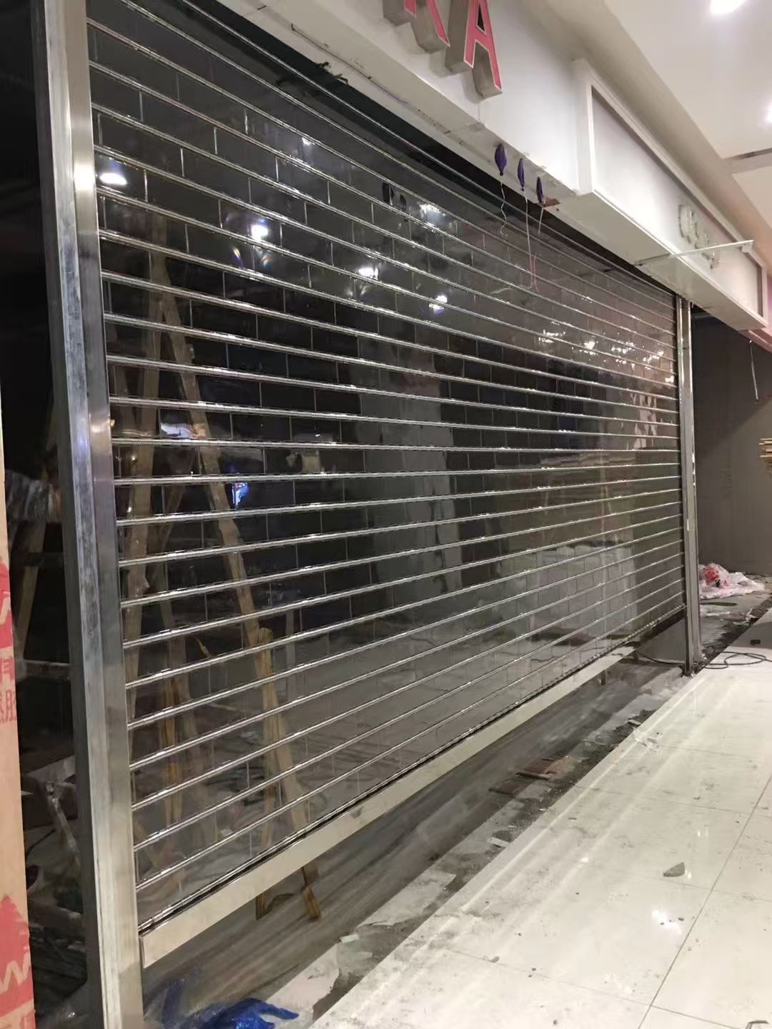 水晶卷簾門(mén)